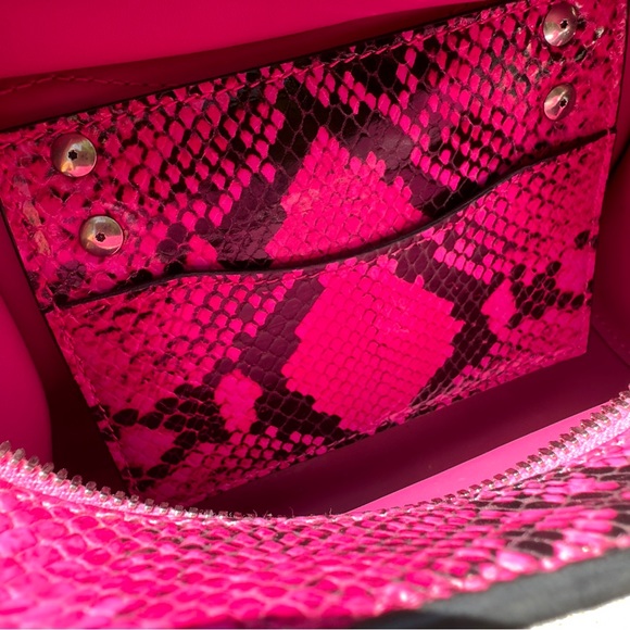 Authentic Balenciaga Neo City mini python - Picture 9 of 12